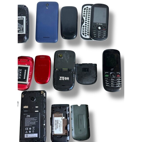 Lot of 13 Vintage Cell Phones Mixed Lot Samsung Nokia, Alcatel ZTE BLU, Sidekick - Picture 16 of 16